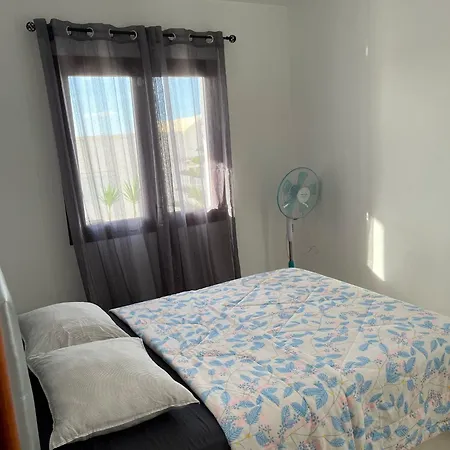 House - Sleeps 4 & Swimming Pool فيلة تياس