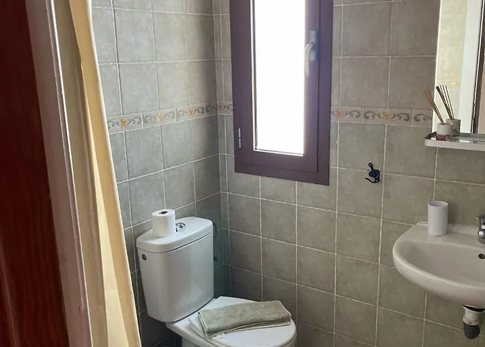 House - Sleeps 4 & Swimming Pool * Tias