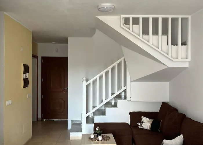 House - Sleeps 4 & Swimming Pool * Tias