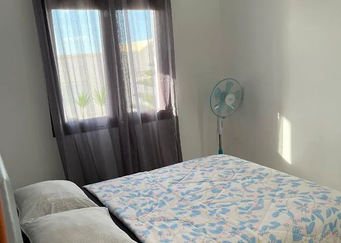 House - Sleeps 4 & Swimming Pool Villa Tias